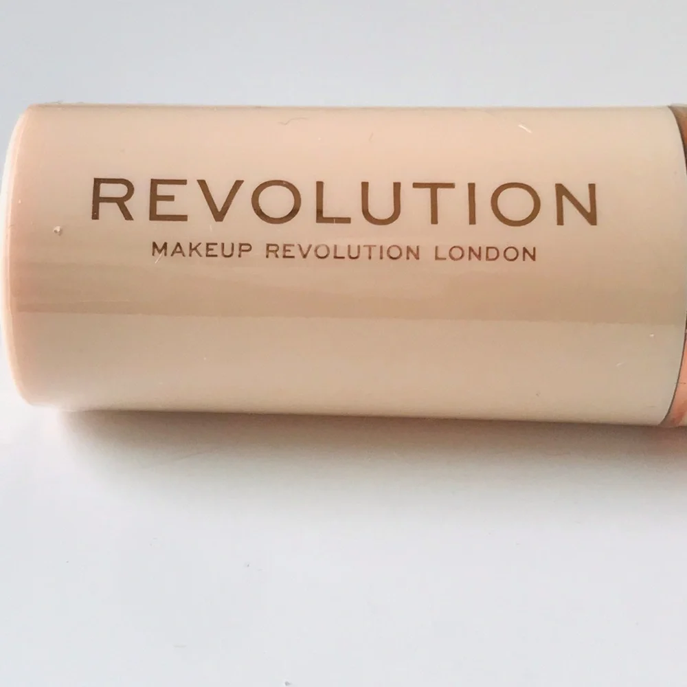 Revolution Fast Base Stick Foundation, F5, NWT